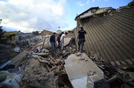 Terremoto, beffa per gli sfollati: devono lasciar posto ai turisti