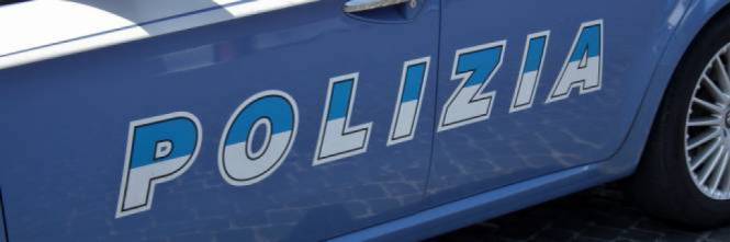 Roma, 91enne sorpresa a rubare un profumo: poliziotti pagano il conto