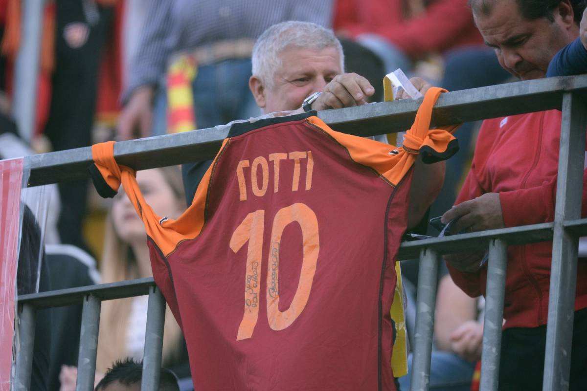 Totti saluta la Roma: tutti i numeri del capitano giallorosso