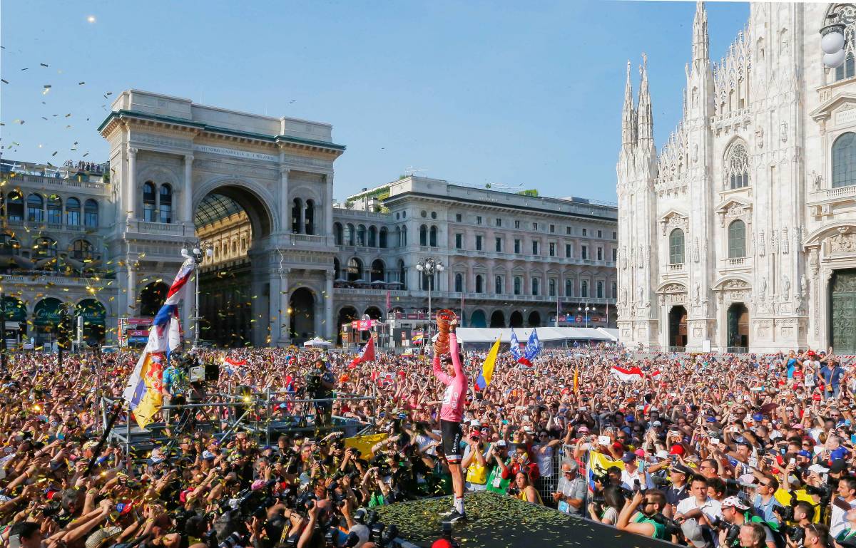 Giro, tappa finale a Milano Regione in scia al sindaco