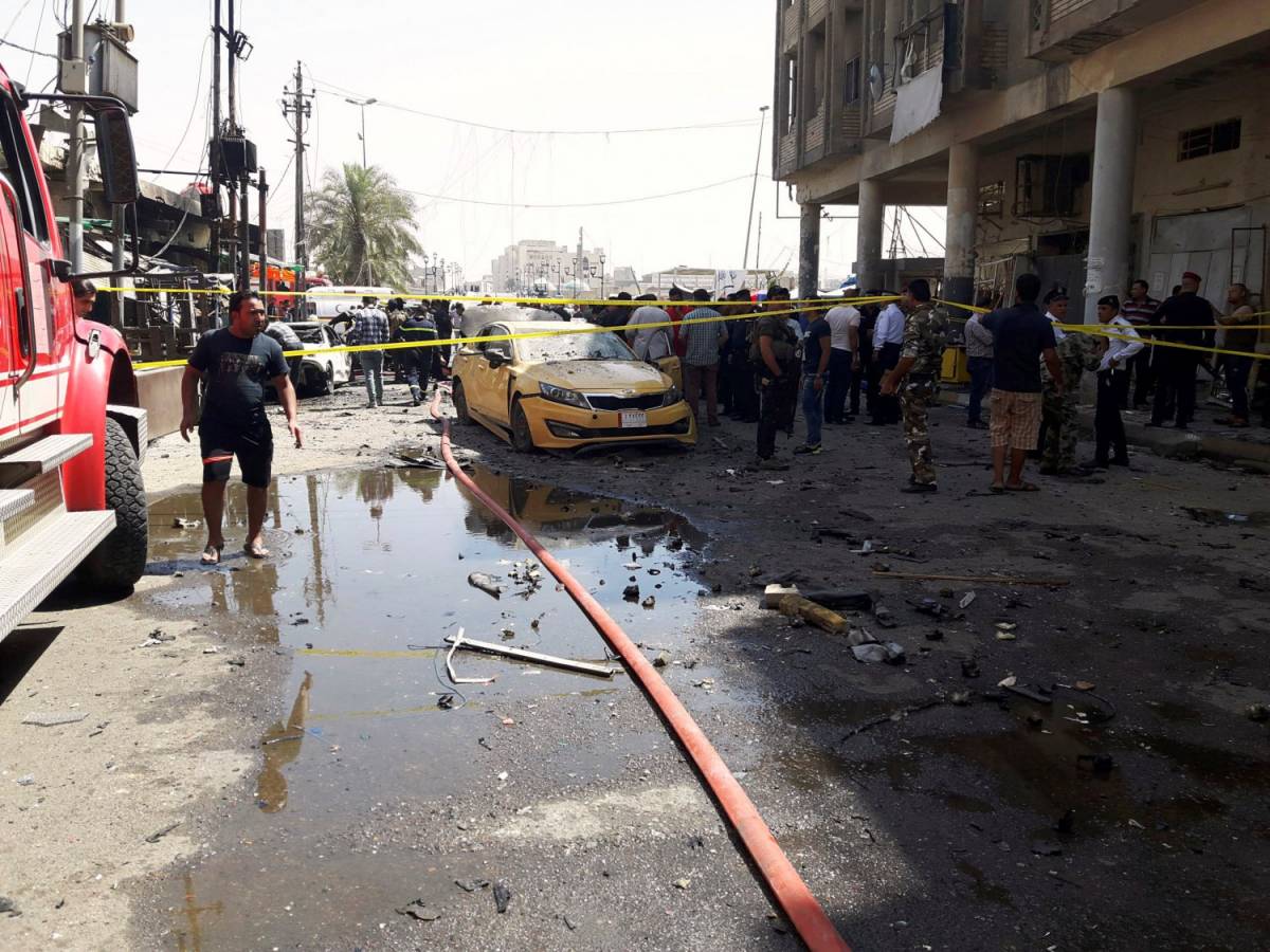 Attentato davanti a una gelateria: l'Isis fa strage di bimbi a Baghdad