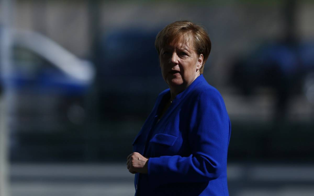 Germania, Angela Merkel apre a una legge sui matrimoni gay