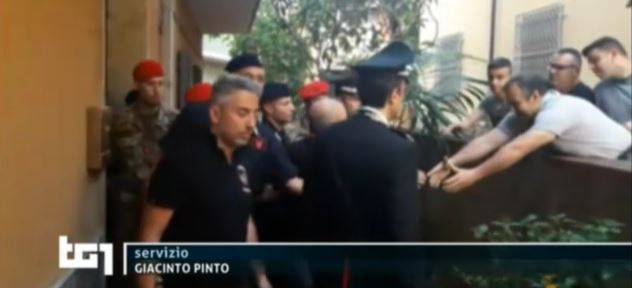 Arrestato boss Giuseppe Giorgi: gli baciano le mani