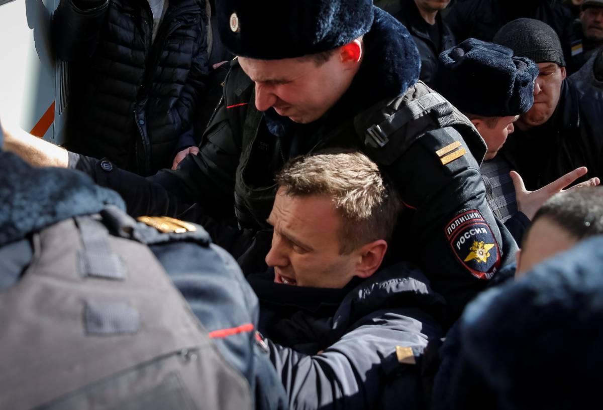 Mosca, Navalny in manette nel giorno della manifestazione anti-corruzione