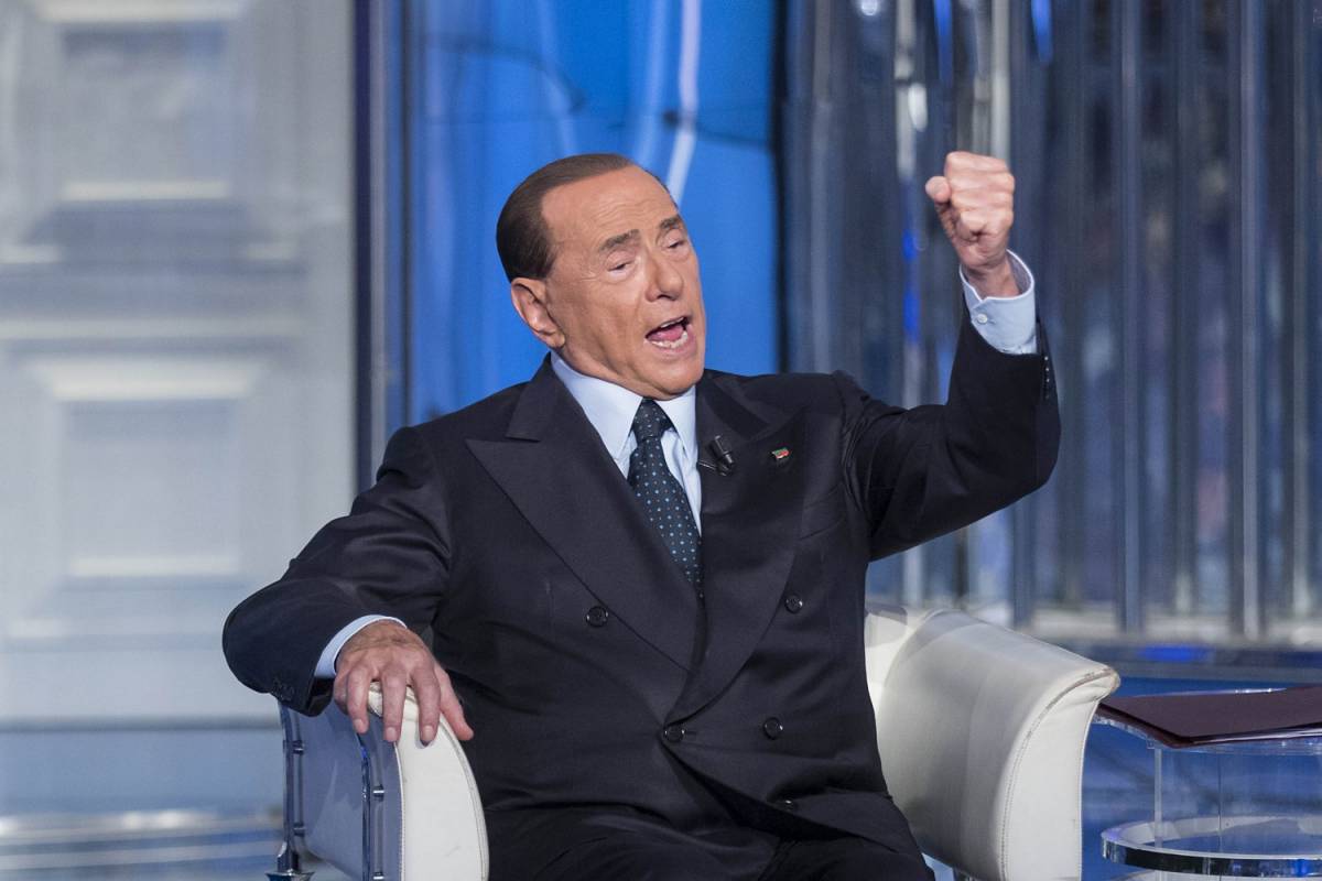 Berlusconi: "Adesso il pericolo è Grillo. Il centrodestra sia unito"