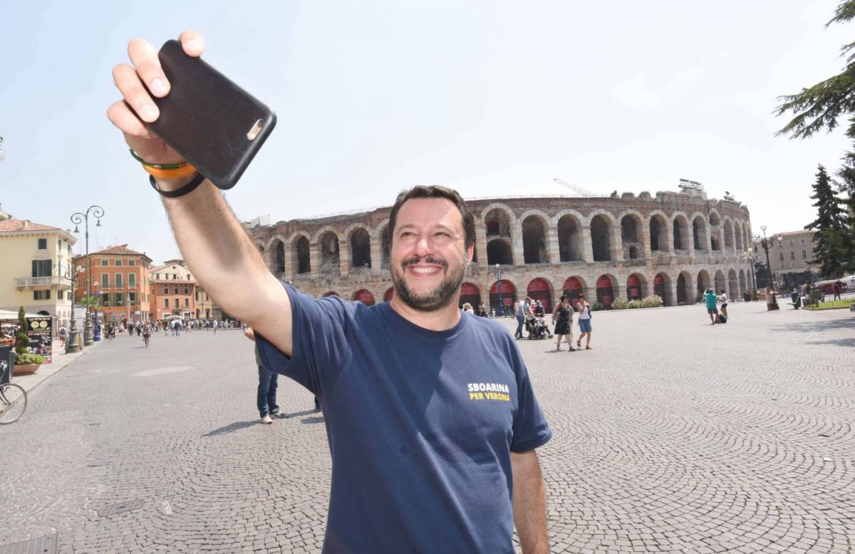 Salvini esulta: "Andiamo a comandare". E dà lo sfratto al governo Gentiloni