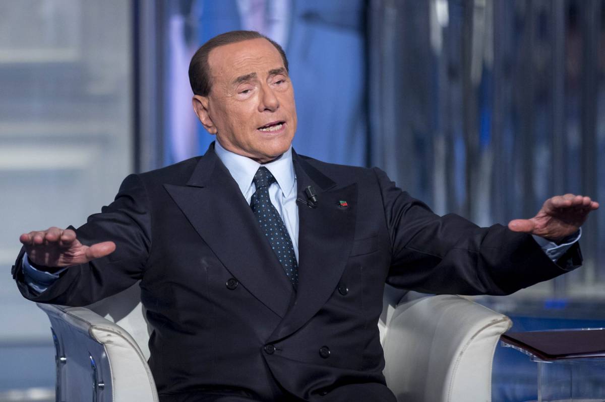 Silvio Berlusconi: "Con la doppia moneta ​si rilanciano i consumi"