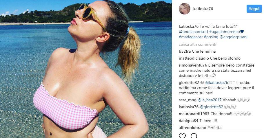 Katia Follesa in bikini fa impazzire Instagram