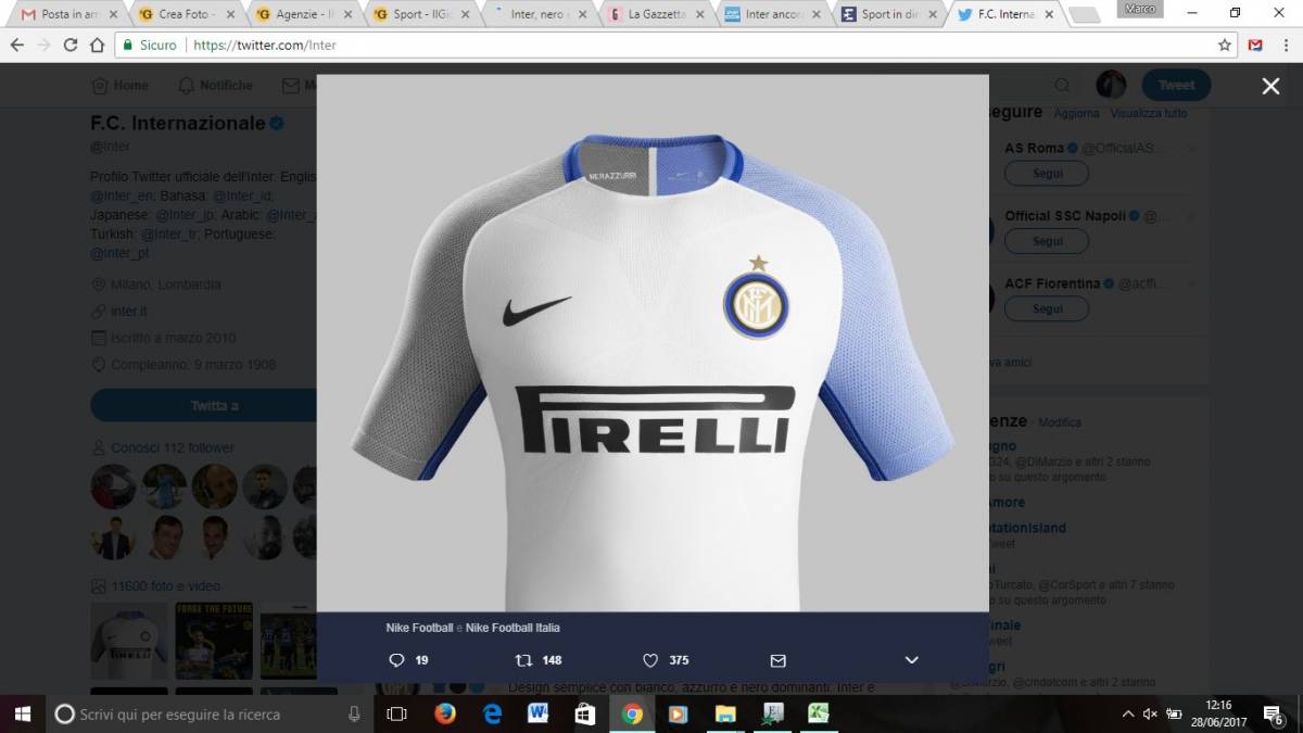 L'Inter presenta la seconda maglia: bianca con le maniche grigio e azzurro