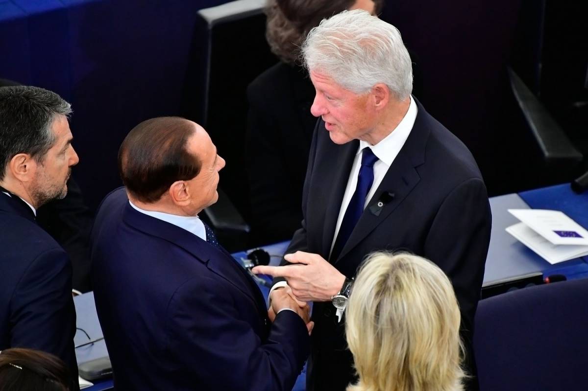 Berlusconi torna tra i grandi nel giorno del saluto a Kohl