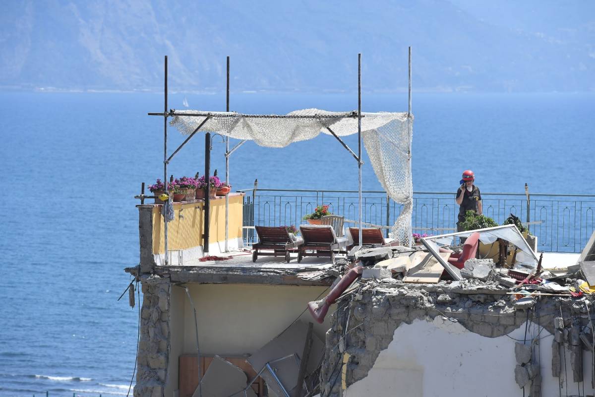 Vecchie, fragili e abusive Nell'Italia che va in pezzi a rischio 6 milioni di case