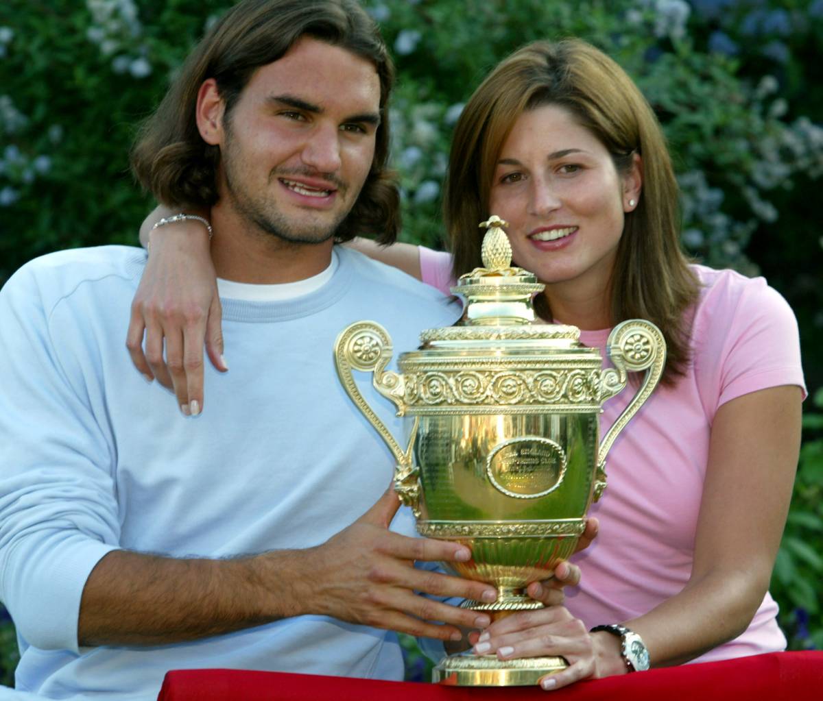 La vera regina del tennis non gioca: è Mirka Re Federer: «Se lo dice lei, io smetto...»