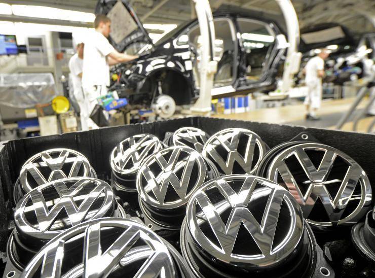 VW taglia 7.000 addetti: "Colpa dell'auto elettrica"