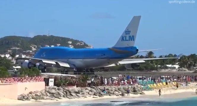 Antille, turista muore in spiaggia a causa del decollo di un aereo