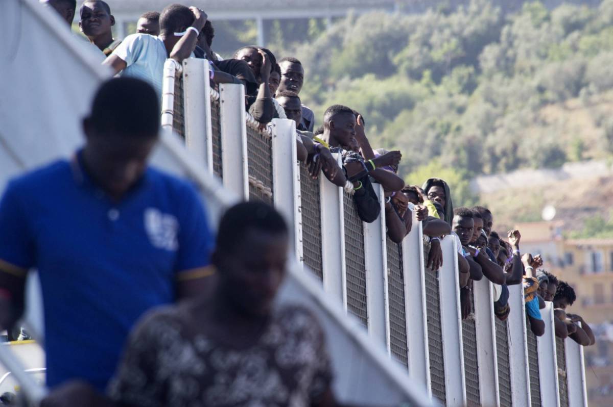 In Italia sbarcati 7mila migranti: 900 portati da una nave tedesca