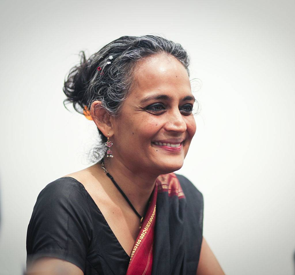 Ghetti, tombe, paure L'India  oscura di Arundhati Roy