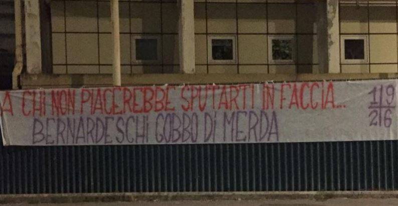 Tifosi della Fiorentina contro Bernardeschi: "Gobbo di m..."
