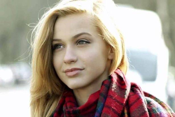 "Stupida polacca, torna nel tuo Paese": 16enne si uccide nel bagno della scuola