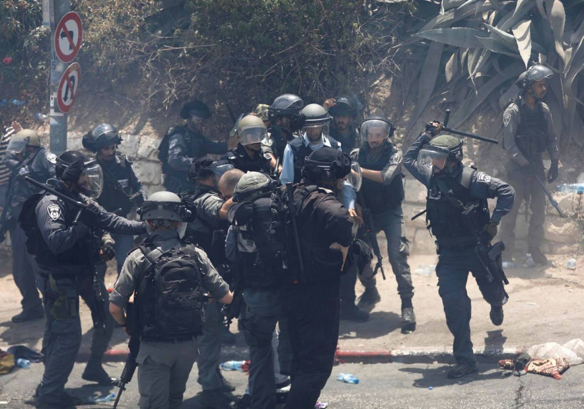 A Gerusalemme è guerra aperta: 8 i morti Adesso Abu Mazen si schiera con Hamas