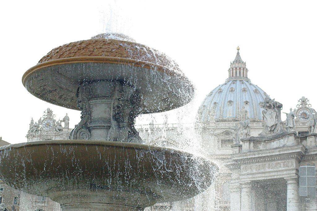 Coca e film pedofili, arrestato fuori da Vaticano: "Materiale per qualcuno"