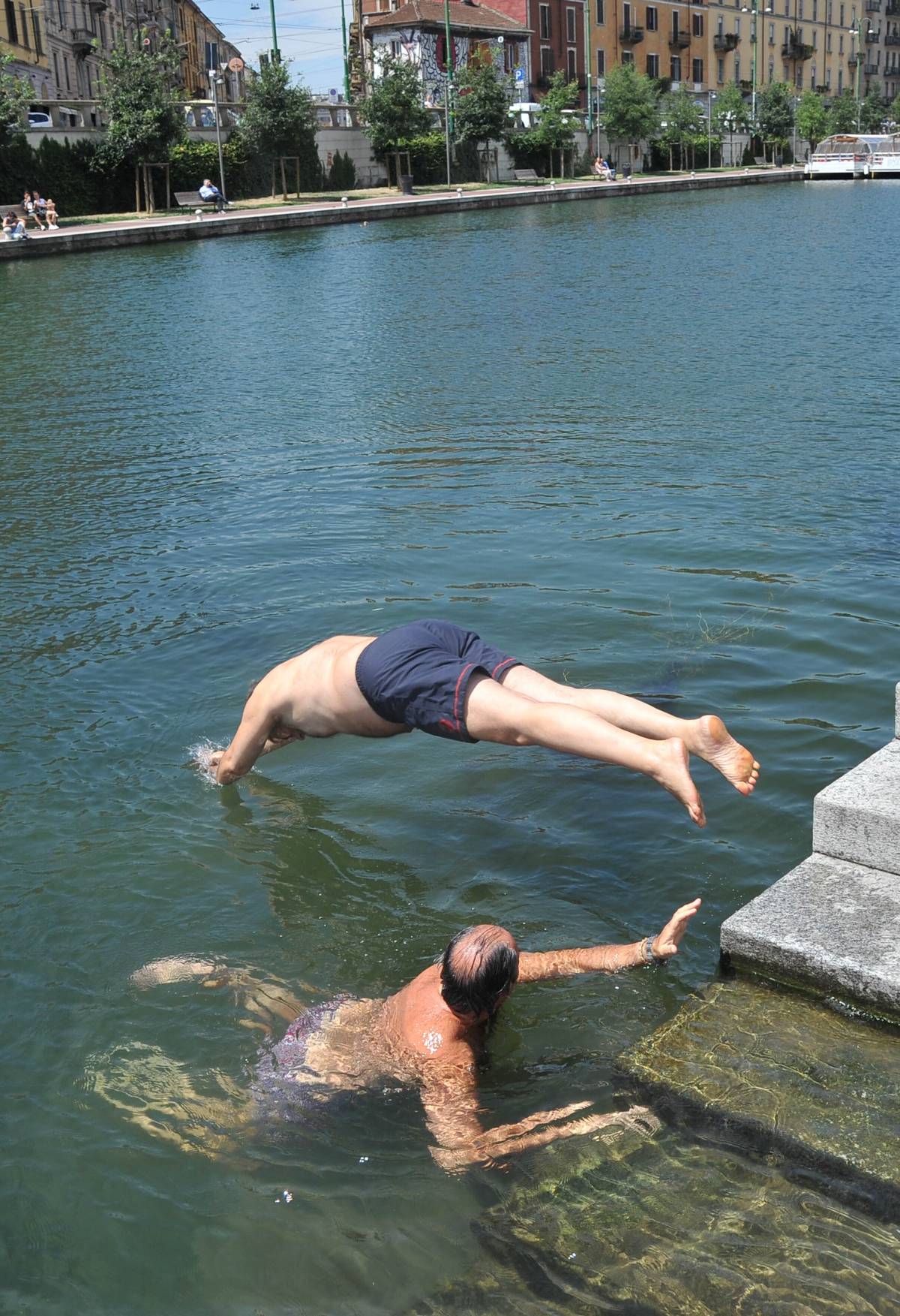 Darsena, tuffo dei consiglieri (multati)