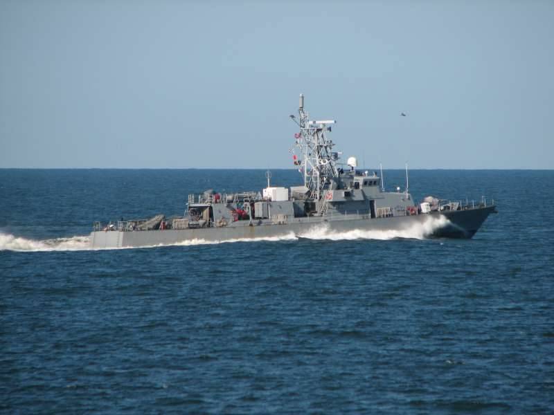 Golfo Persico, nave da guerra Usa spara colpi di avvertimento contro unità iraniana