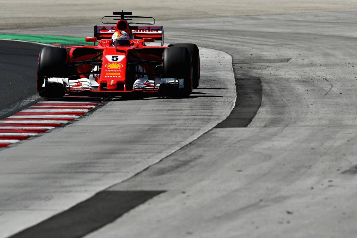 Gp Ungheria, prima fila rossa: pole Vettel davanti Raikkonen