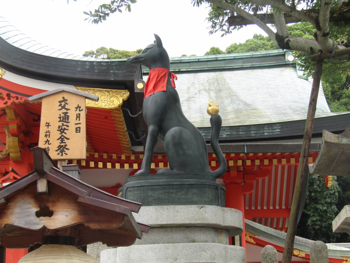 Tra le mille porte del Fushimi Inari dove vive lo spirito della Volpe