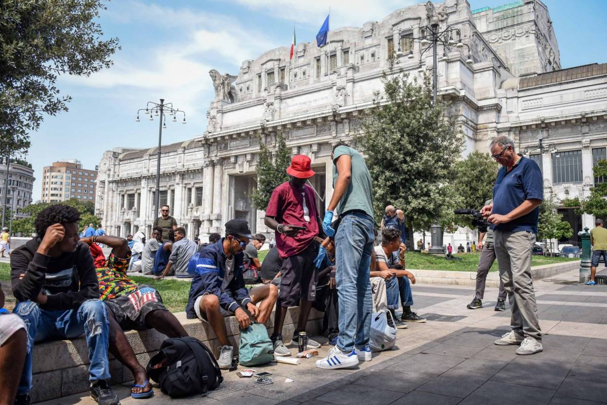 Milano, 6mila migranti. Nel 2017 in Lombardia altri 12mila "profughi"