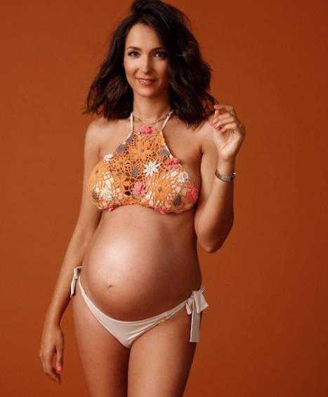 Caterina Balivo mostra orgogliosa i "segni" della gravidanza