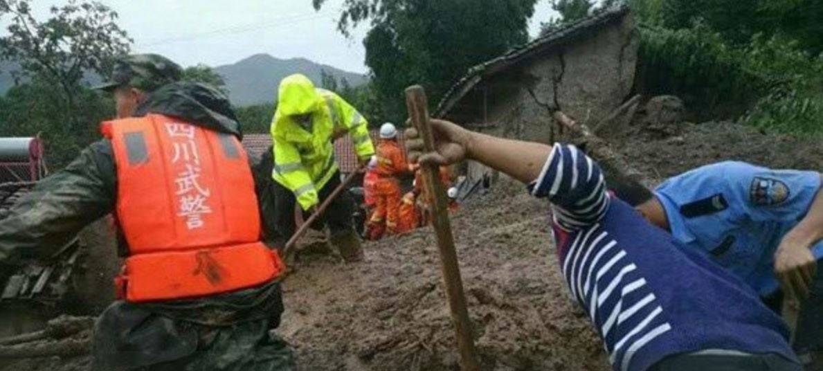 Cina, terremoto di magnitudo 6.5: si temono almeno 100 morti