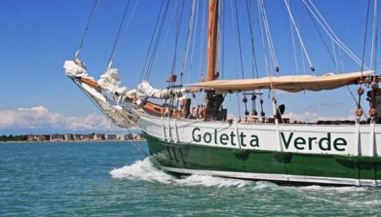 Legambiente denuncia: "Inquinato il 40 per cento dei mari italiani"