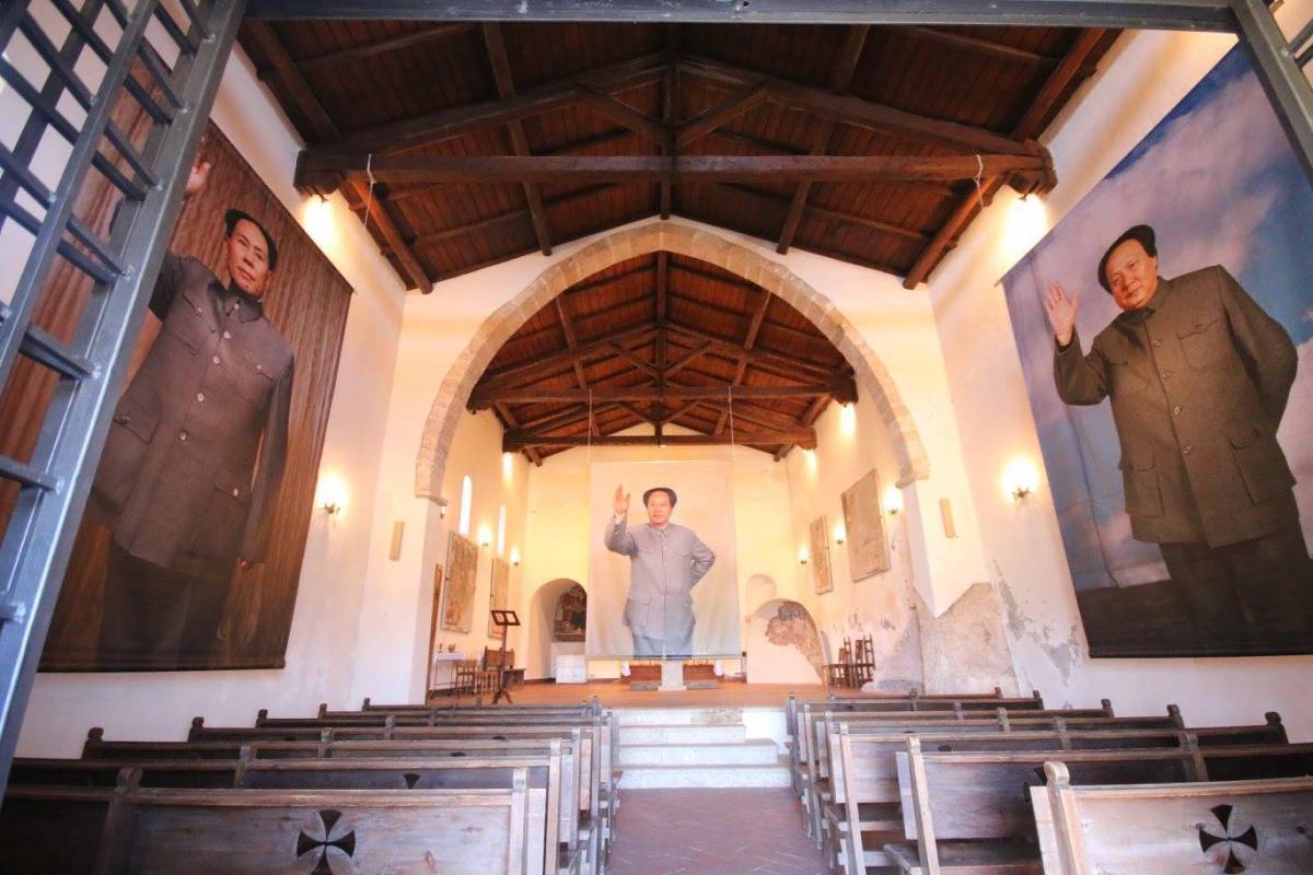 Mao Tse-Tung esposto in una chiesa. E scoppia la polemica
