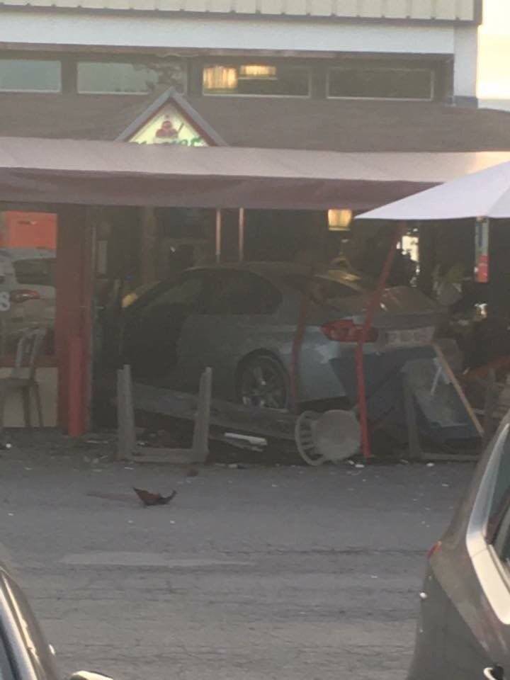 Francia, auto su una pizzeria. Una 13enne è morta, 12 i feriti