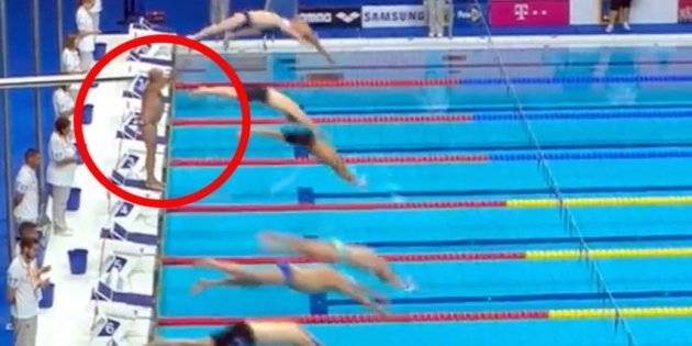 Comitato nega il minuto di silenzio per l'attentato di Barcellona, il nuotatore non si tuffa e lo osserva da solo