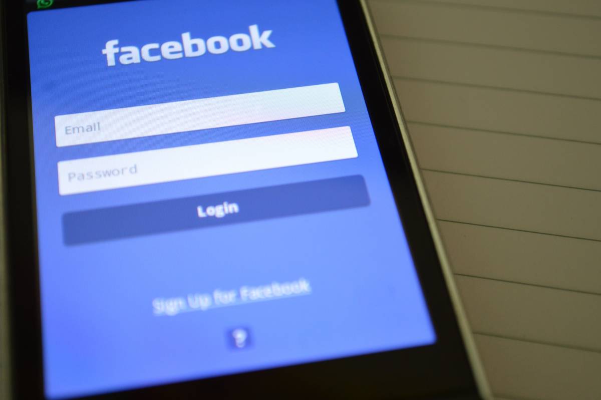 Facebook e Instagram down: blackout social in tutto il mondo