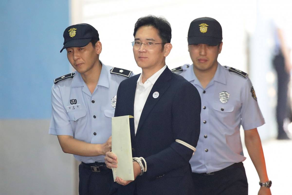 Corruzione, condannato a 5 anni di carcere vicepresidente Samsung