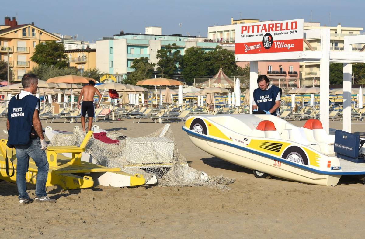 Rimini, la ragazza stuprata: "Volevano attaccare bottone ma poi mi hanno portato a riva"