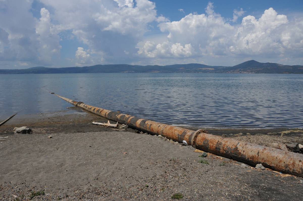 Blitz al lago di Bracciano: venti condotte abusive 