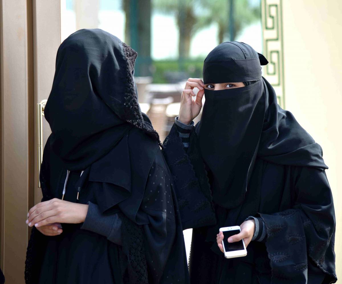 La Mantel alza il velo sulle donne arabe