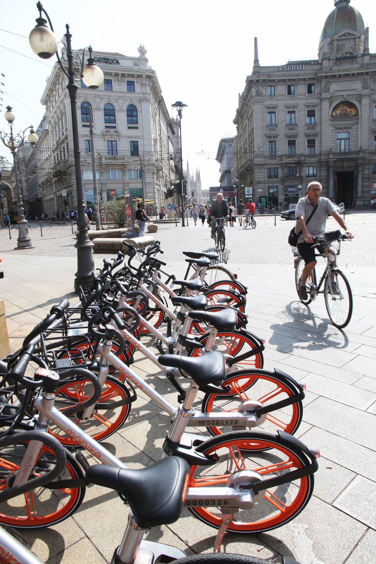 Bike sharing senza stazioni. L'assessore ai milanesi: "No al parcheggio selvaggio"