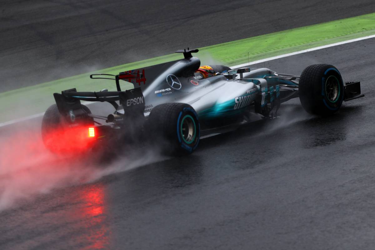 Hamilton pole e record guarda le due Ferrari affondare nel Parco