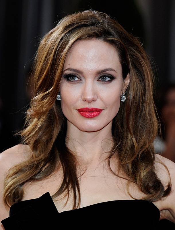 Angelina Jolie: "Non voglio essere single"