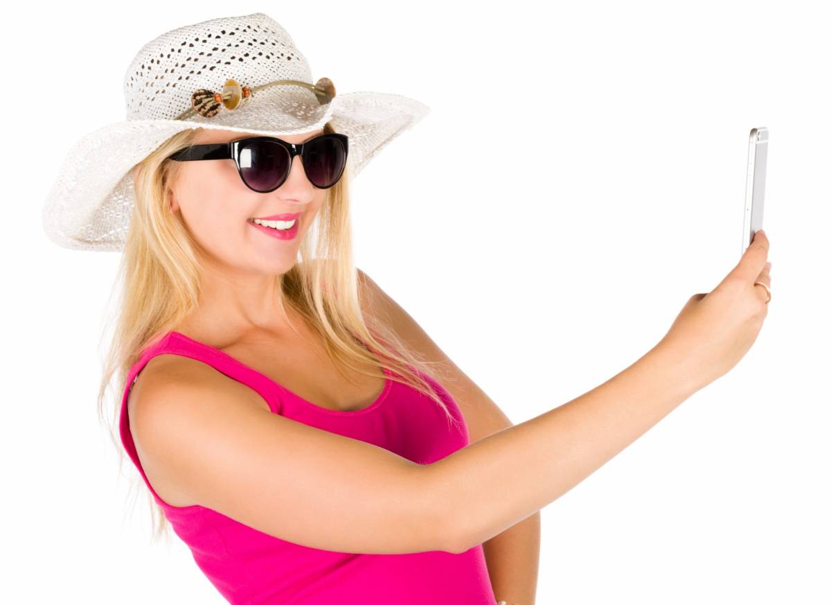 Selfie e foto: i trucchi per apparire sempre al top