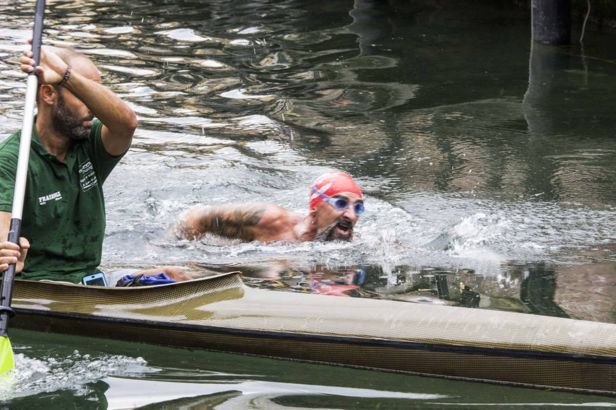 In 113 a nuoto nel Naviglio: 25 chilometri nella storia