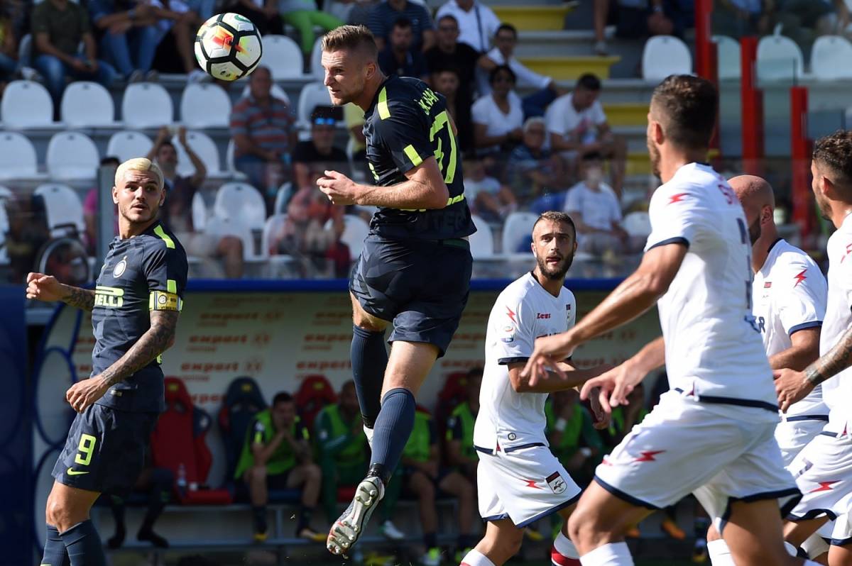 L'Inter espugna Crotone: 0-2 e primo posto in solitaria