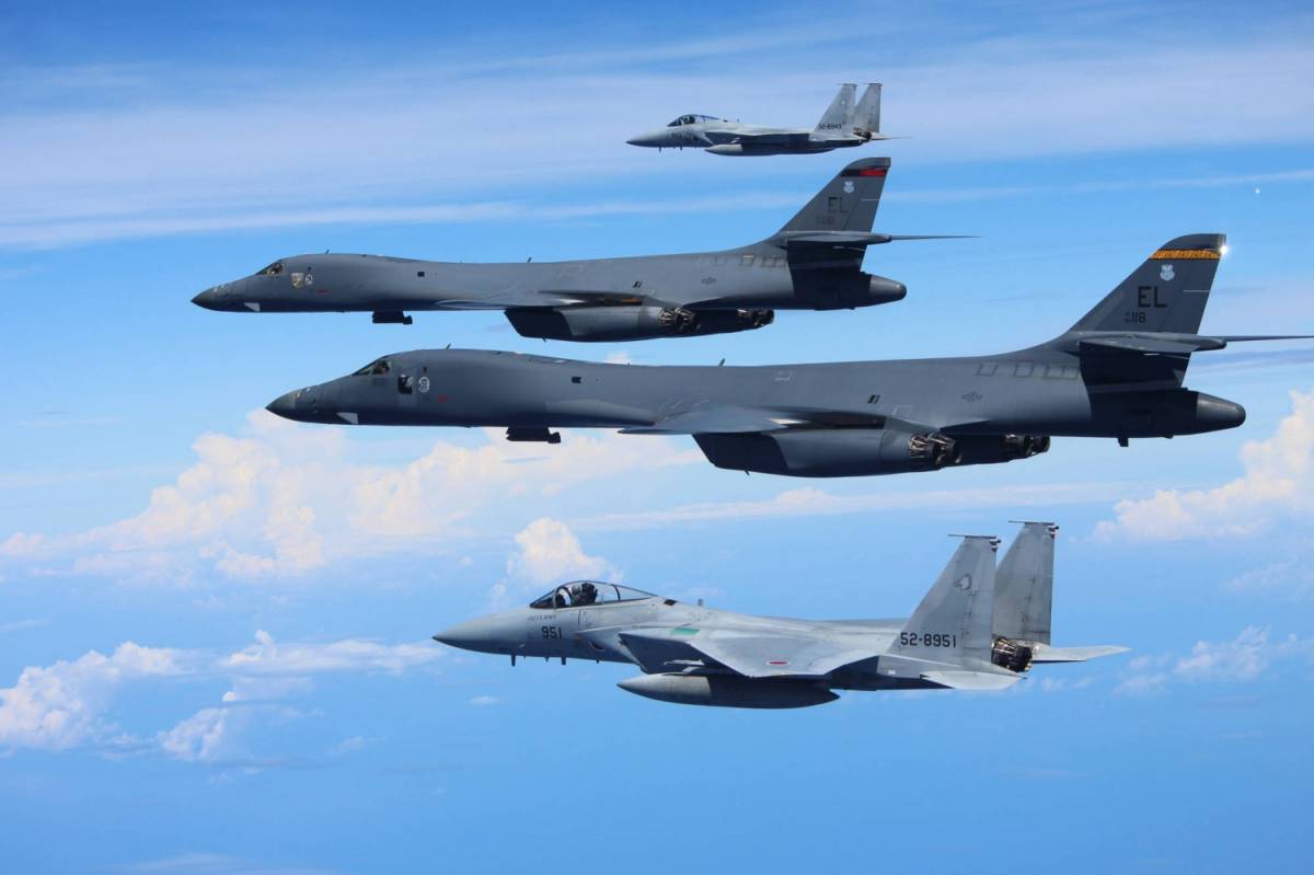 Gli Usa sfidano la Nord Corea Bombe inerti vicino al confine