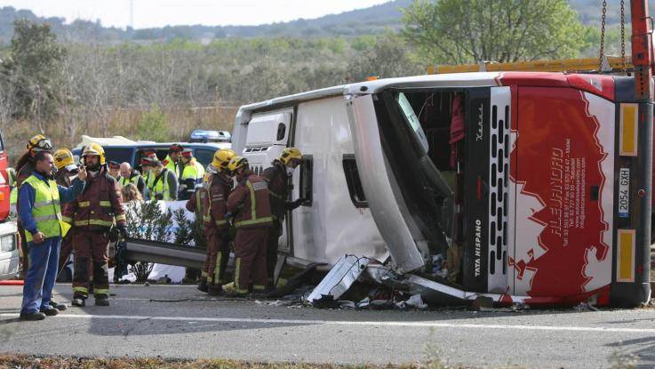 Tragedia bus Catalogna, causa contro l'autista archiviata per la seconda volta