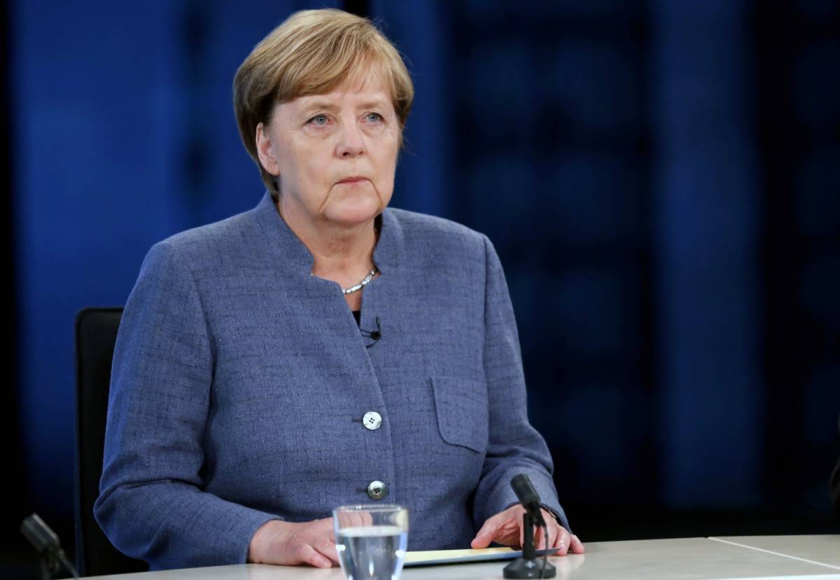 La Merkel getta la spugna: "Meglio tornare a votare"