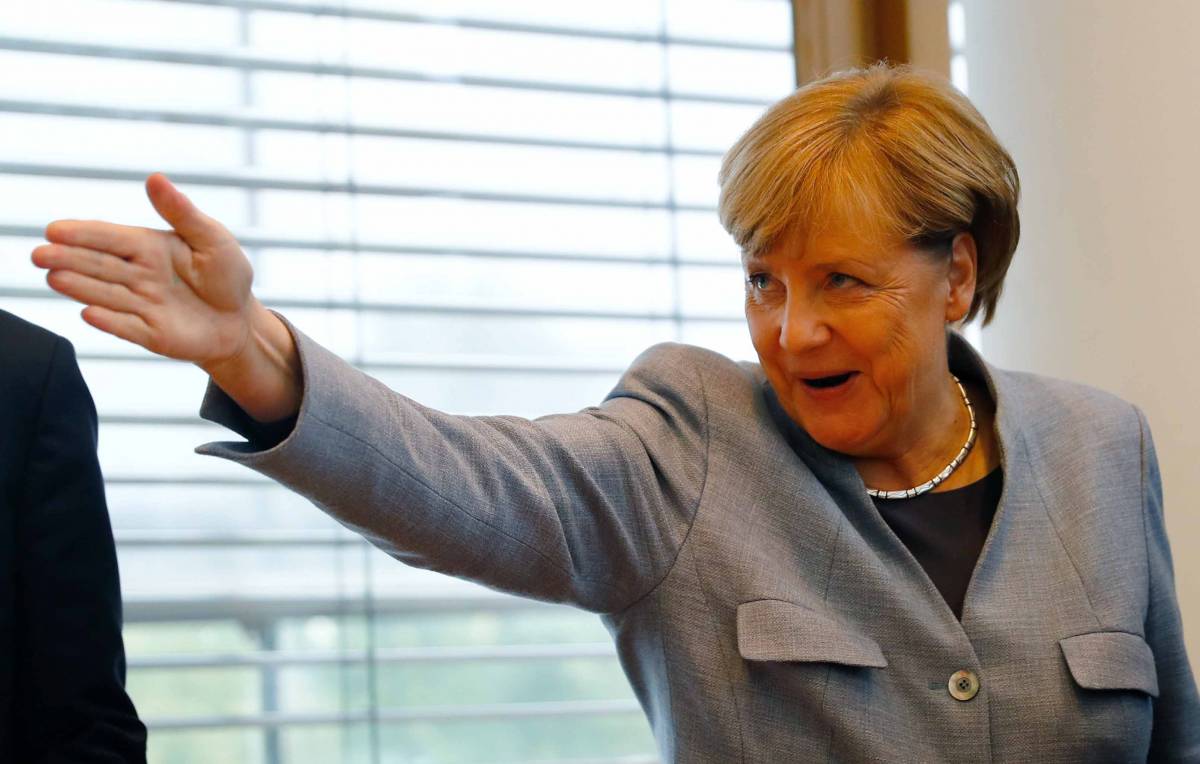 Merkel: "Governo stabile e duraturo. Coalizione con Verdi e Liberali"